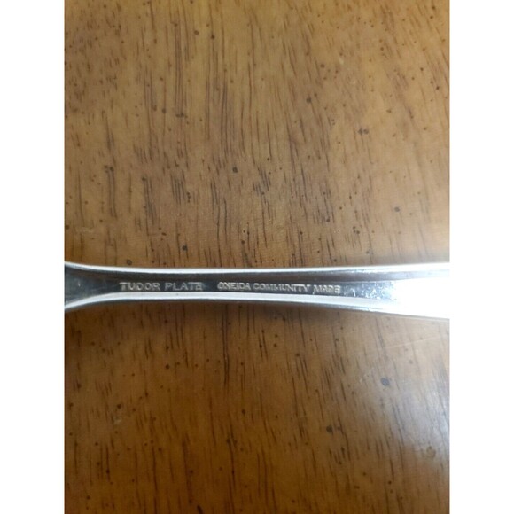 Oneida Community Tudor Silverplate Teaspoon Flatware 1923 Set OF 6 VTG - Picture 3 of 4